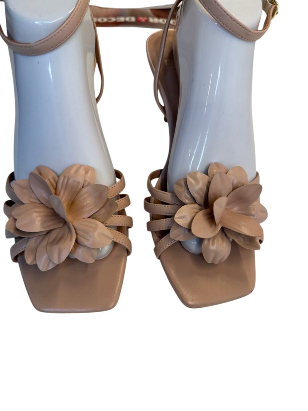 Linea Paolo Women's Pink Candice Flower Sandal. Sz: 9.5 - Picture 3 of 10